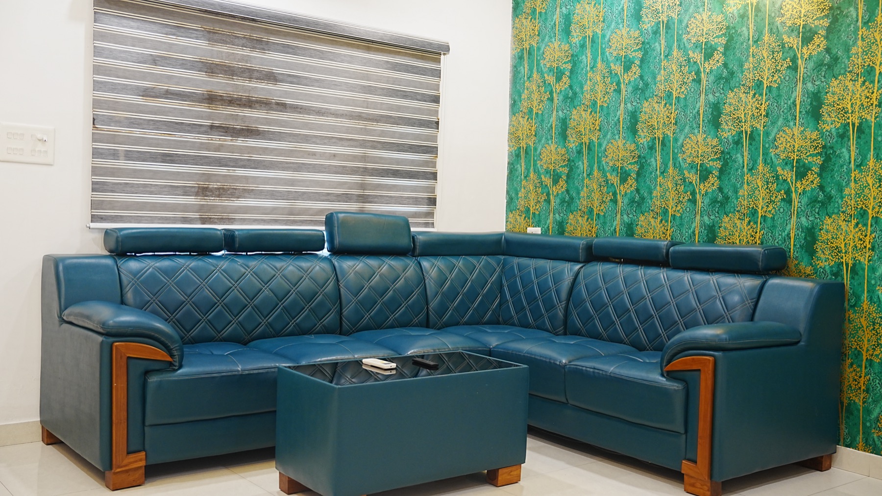 Suite lounge